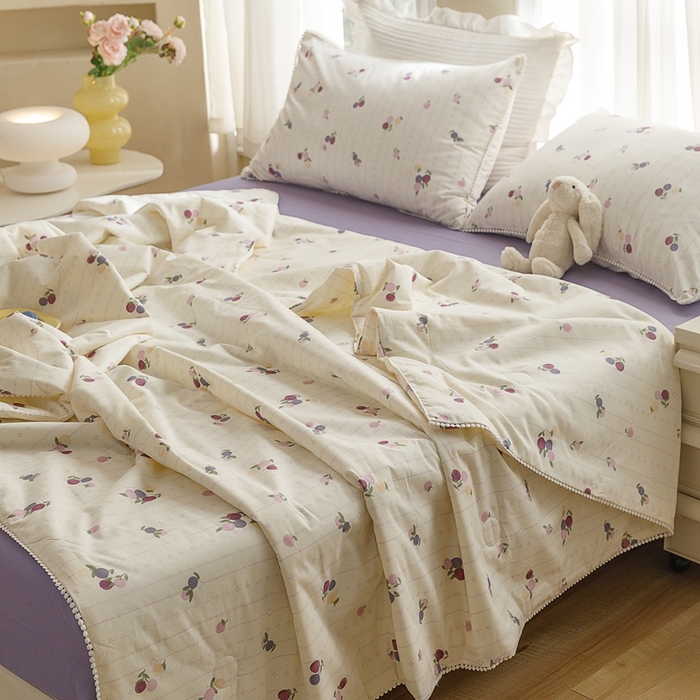 91家纺网 家纺一手货源 找家纺 优被业 2025新款全棉13372大豆夏被四件套小碎花系列 葡萄仙子