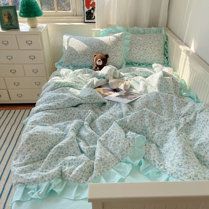 91家纺网 家纺一手货源 找家纺 顾里家纺 2024新款韩系治愈小清新花边氧气泡泡棉夏被四件套 蓝海之恋