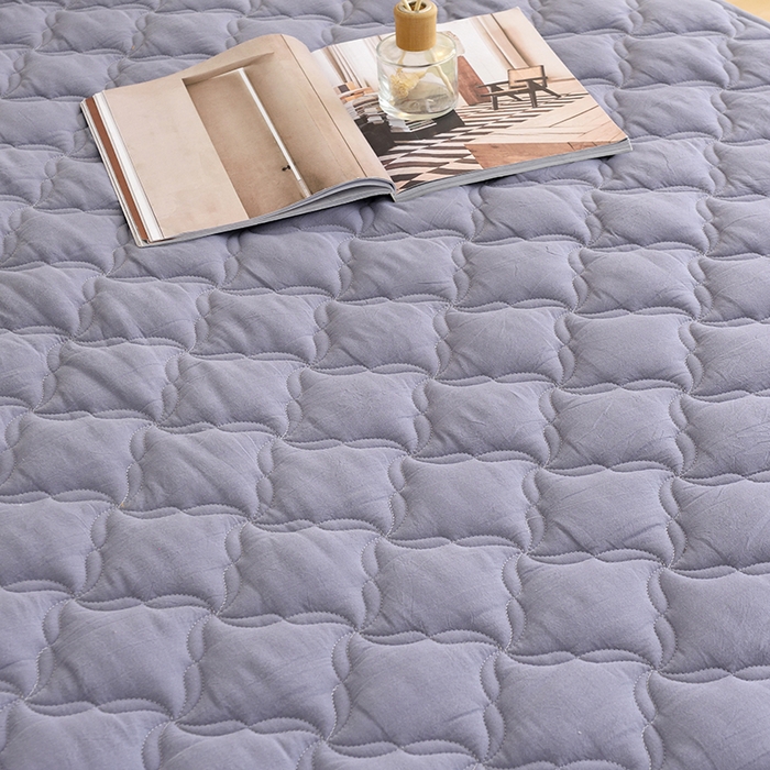 91家纺网 家纺一手货源 找家纺 3C 2024新款风车抗菌水洗棉床裙  蓝灰色