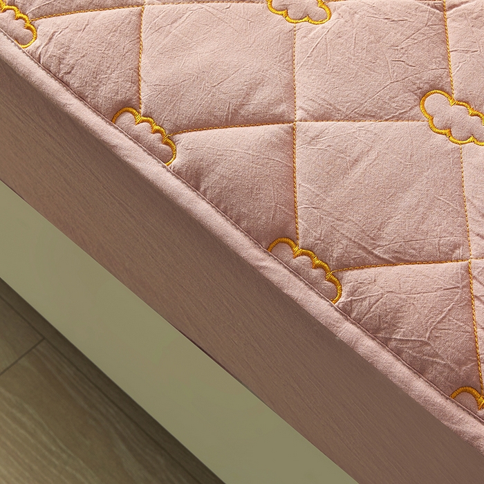 91家纺网 家纺一手货源 找家纺 3C 2024新款全棉抗菌抑菌云朵刺绣床笠 浅豆沙