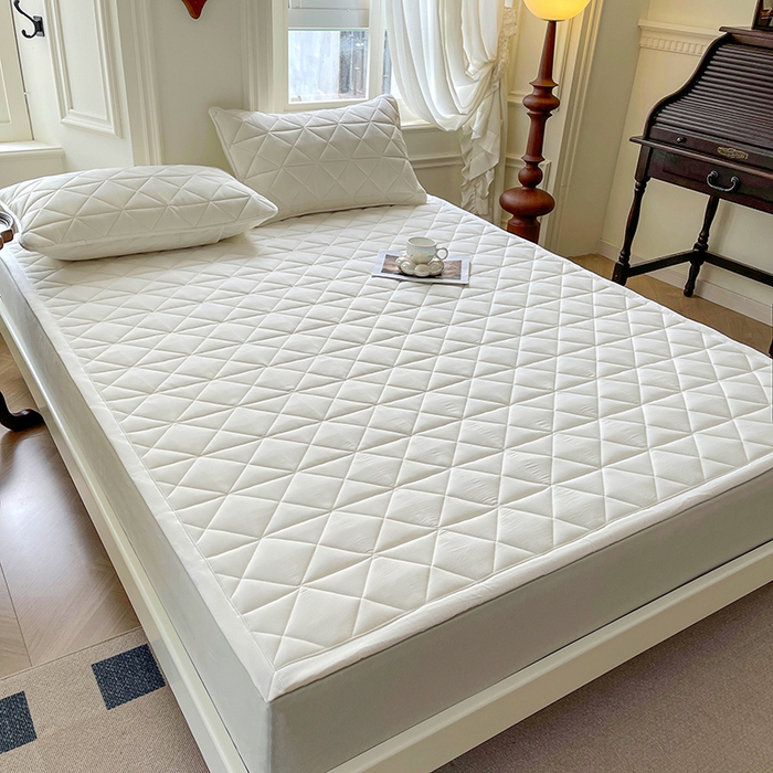 91家纺网 家纺一手货源 找家纺 3C 2024新款全棉夹棉大豆床护垫 奶昔白