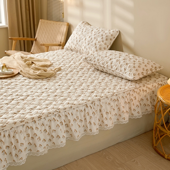 91家纺网 家纺一手货源 找家纺 3C 2024新款全棉水洗棉印花大豆床笠 铃兰花开花边款