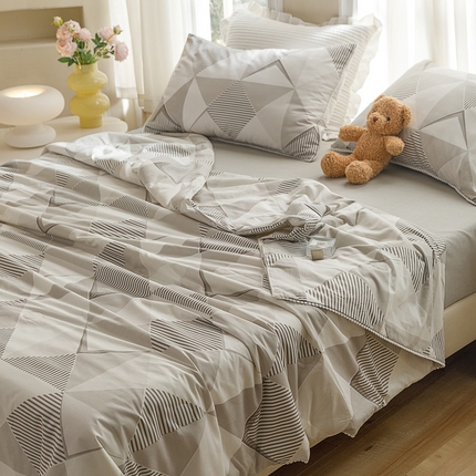 优被业 2025新款全棉13372大豆夏被四件套小碎花系列 菱格