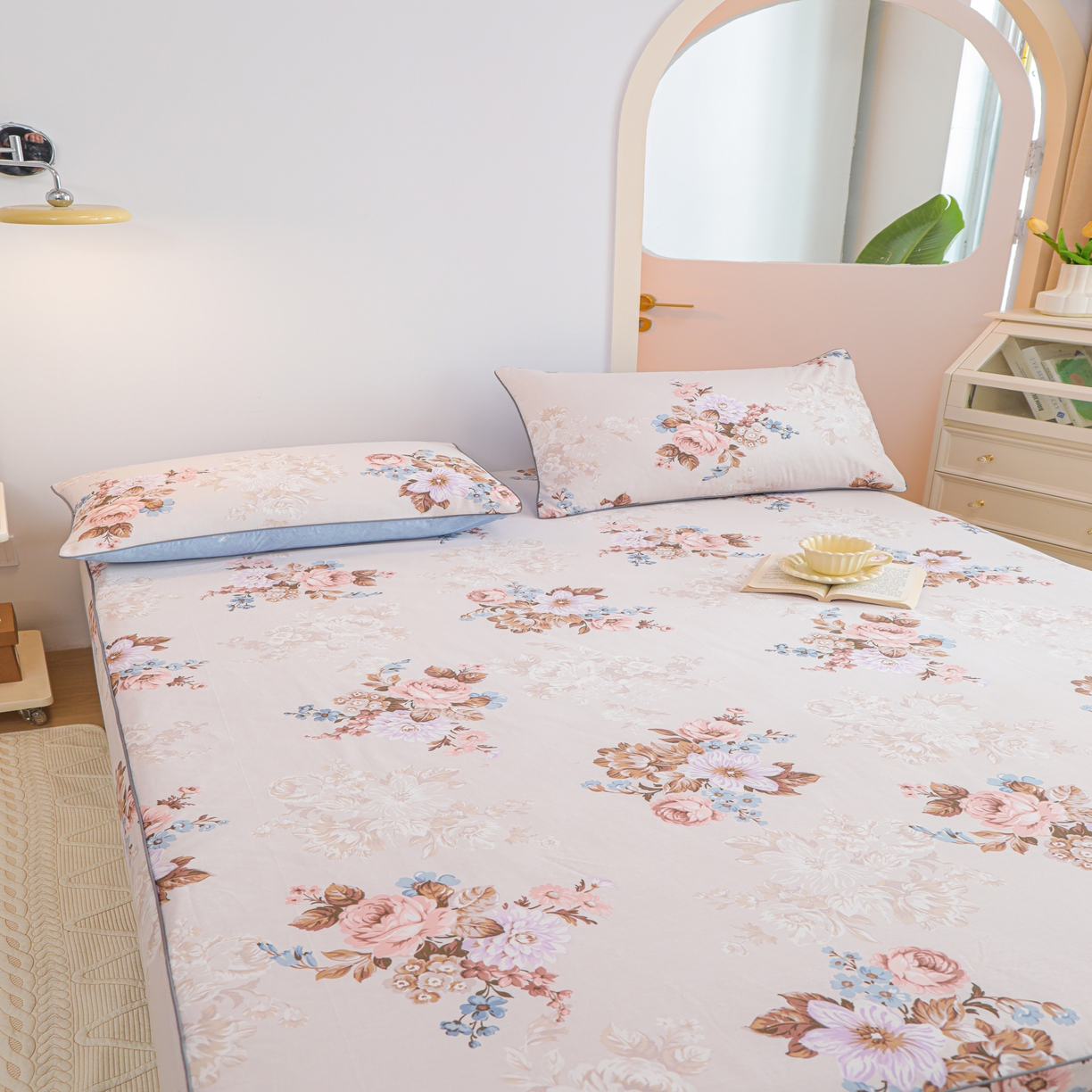 91家纺网 家纺一手货源 找家纺 元元 2024新款小清新隐藏式夹棉套件单品-夹棉床笠 娜朵花开