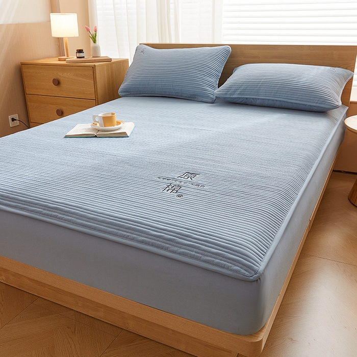 91家纺网 家纺一手货源 找家纺 喜居 2024新款原棉大豆夹棉床笠 雾蓝