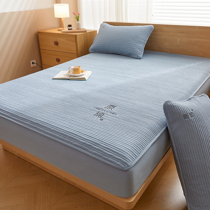 91家纺网 家纺一手货源 找家纺 喜居 2024新款原棉大豆夹棉床笠 雾蓝