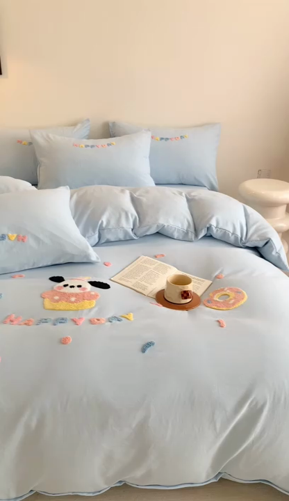 91家纺网 家纺一手货源 找家纺 凯儿2024新款水洗棉卡通毛巾绣四件套-专版花型 甜圈狗狗蓝