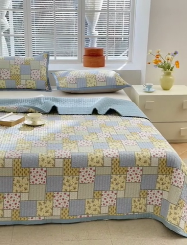 91家纺网 家纺一手货源 找家纺 美优兰2025春双面全棉水洗床盖懒人图 秘境