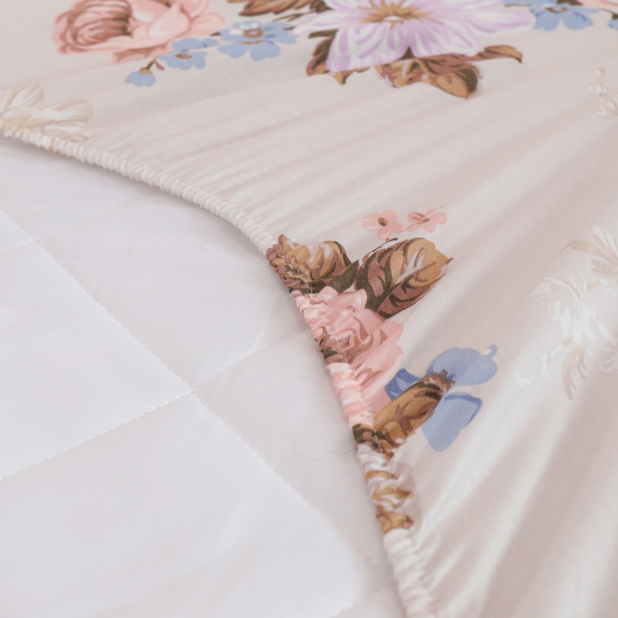 91家纺网 家纺一手货源 找家纺 元元 2024新款小清新隐藏式夹棉套件单品-夹棉床笠 娜朵花开