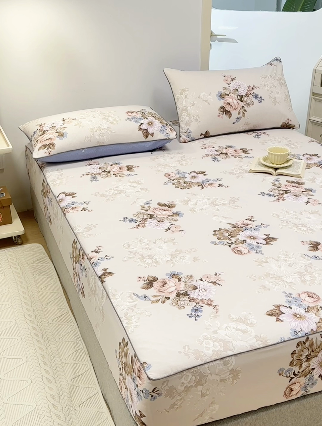 91家纺网 家纺一手货源 找家纺 元元 2024新款小清新隐藏式夹棉套件单品-夹棉床笠 娜朵花开