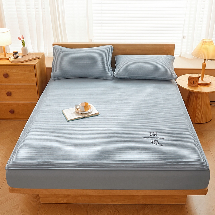 91家纺网 家纺一手货源 找家纺 喜居 2024新款原棉大豆夹棉床笠 雾蓝