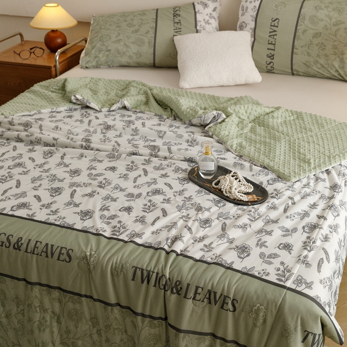 91家纺网 家纺一手货源 找家纺 绒梦里 2024新款小凉皮凉感冰豆豆ins夏被直播爆款夏凉被空调被 绿小香