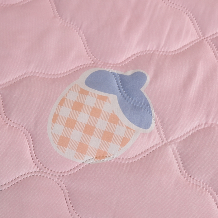 91家纺网 家纺一手货源 找家纺 被多多 2024新款清新印花亲肤绒夏被 甜心草莓