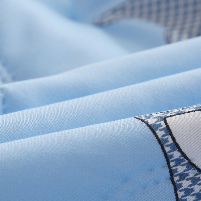 91家纺网 家纺一手货源 找家纺 被多多 2024新款清新印花亲肤绒夏被 星空-蓝