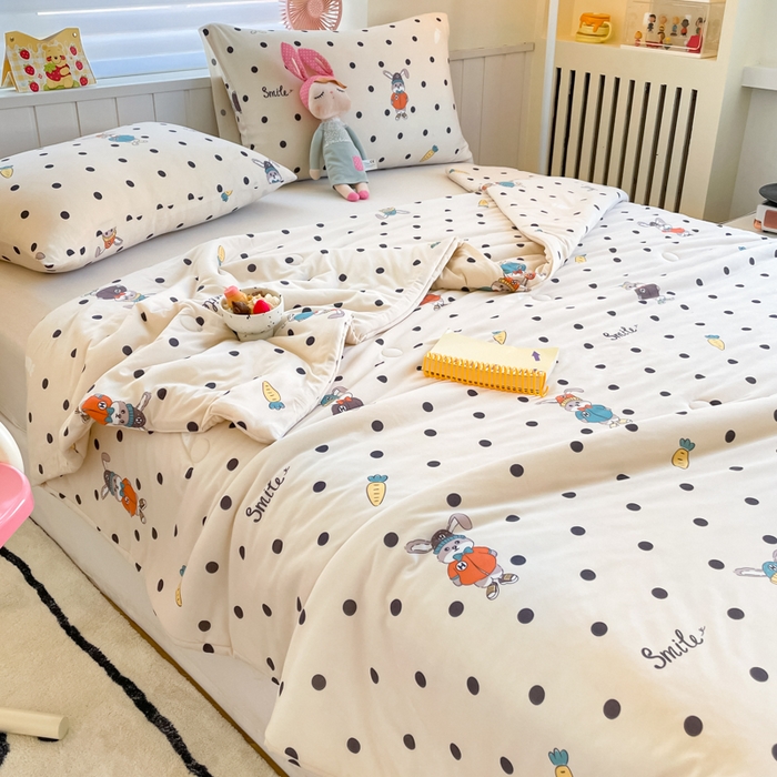 91家纺网 家纺一手货源 找家纺 荔禾家居 2024新款A类针织棉大豆夏被 波点兔