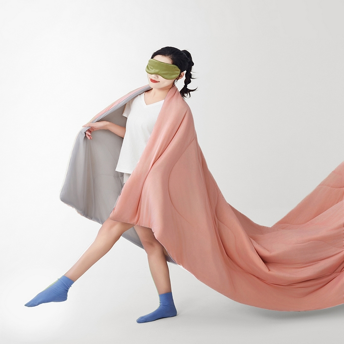 91家纺网 家纺一手货源 找家纺 米米儿家纺 2024新款A类瓜瓜凉感夏被空调被夏凉被西瓜被 樱花粉灰