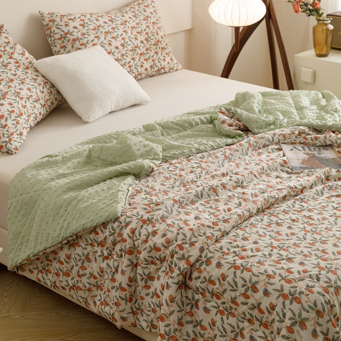 91家纺网 家纺一手货源 找家纺 绒梦里 2024新款小凉皮凉感冰豆豆ins夏被直播爆款夏凉被空调被 硕果