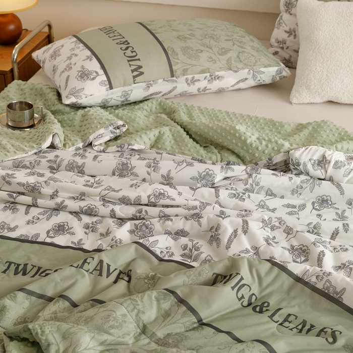 91家纺网 家纺一手货源 找家纺 绒梦里 2024新款小凉皮凉感冰豆豆ins夏被直播爆款夏凉被空调被 绿小香