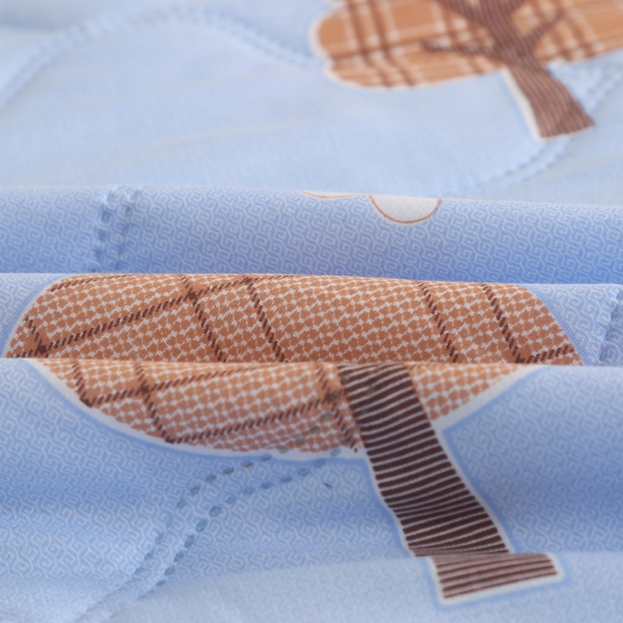 91家纺网 家纺一手货源 找家纺 被多多 2024新款清新印花亲肤绒夏被 小森林-蓝