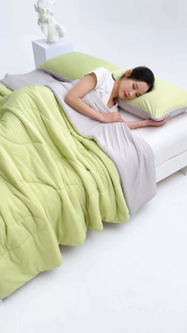 91家纺网 家纺一手货源 找家纺 米米儿家纺 2024新款A类瓜瓜凉感夏被空调被夏凉被西瓜被 蜜瓜绿灰