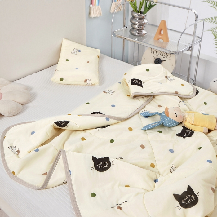 91家纺网 家纺一手货源 找家纺 丝涟家居 2025新款A类卡通小清新双面印花凉感丝夏被 波点猫