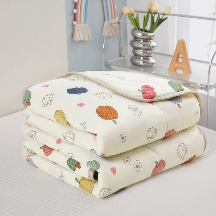 91家纺网 家纺一手货源 找家纺 丝涟家居 2025新款A类卡通小清新双面印花凉感丝夏被 多彩南瓜