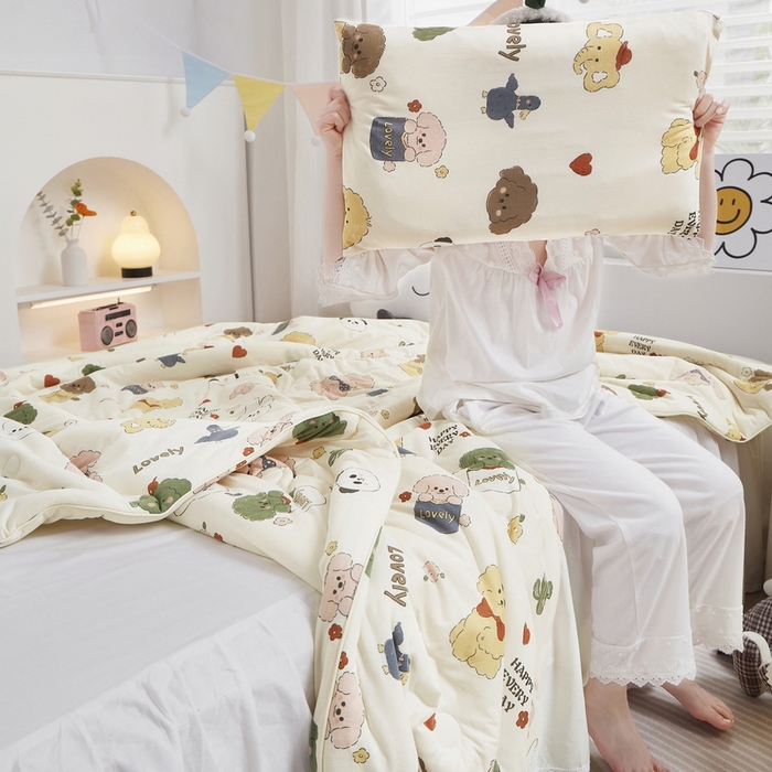 91家纺网 家纺一手货源 找家纺 丝涟家居 2025新款A类双面针织棉卡通小清新滚绳工艺夏被 茶杯狗