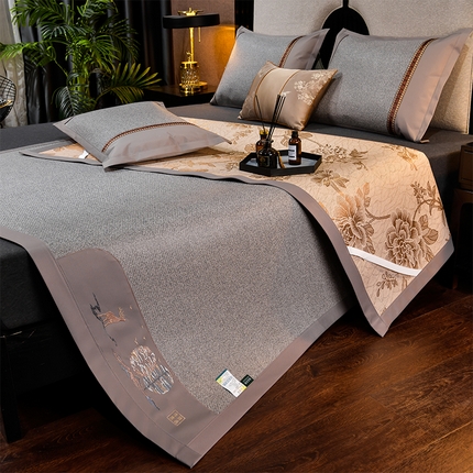 91家纺网 家纺一手货源 找家纺 （总）小牛席业 2024新款丛林小鹿绣花清凉-双面席系列凉席藤席冰藤席乳胶席冰丝席凉豆豆席