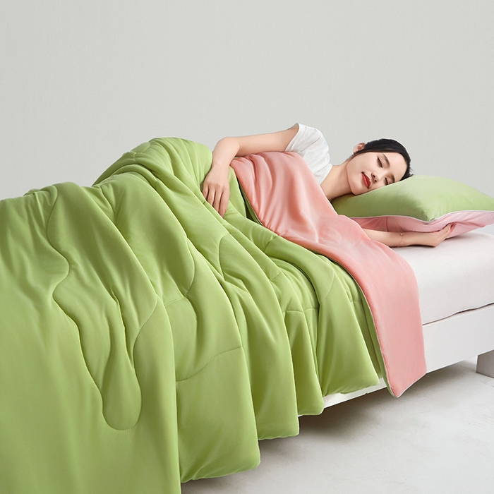 91家纺网 家纺一手货源 找家纺 米米儿家纺 2024新款A类瓜瓜凉感夏被空调被夏凉被西瓜被 蜜瓜绿粉