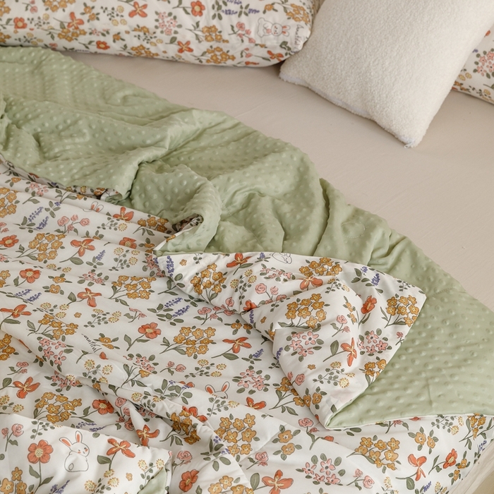 91家纺网 家纺一手货源 找家纺 绒梦里 2024新款小凉皮凉感冰豆豆ins夏被直播爆款夏凉被空调被 花间小兔