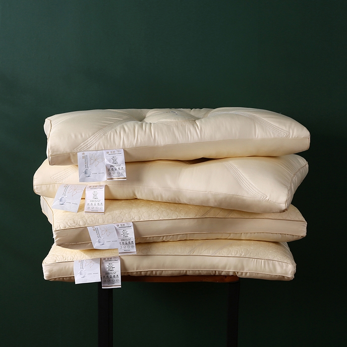 91家纺网 家纺一手货源 找家纺 （总）沃兰国际 刺绣臻丝亲肤SPA透气护颈椎枕芯安睡枕头