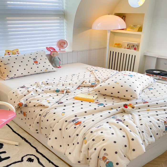 91家纺网 家纺一手货源 找家纺 荔禾家居 2024新款A类针织棉大豆夏被 波点兔