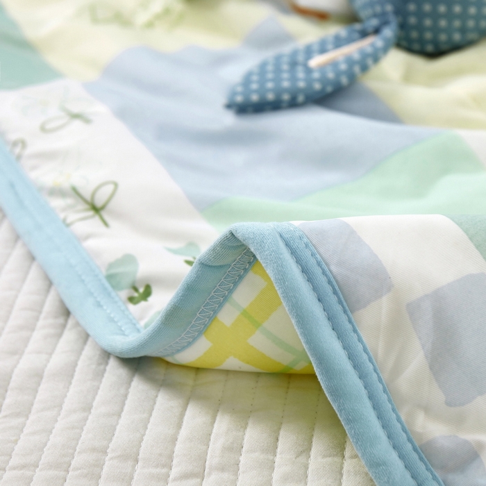 91家纺网 家纺一手货源 找家纺 丝涟家居 2025新款A类卡通小清新双面印花凉感丝夏被 小女孩