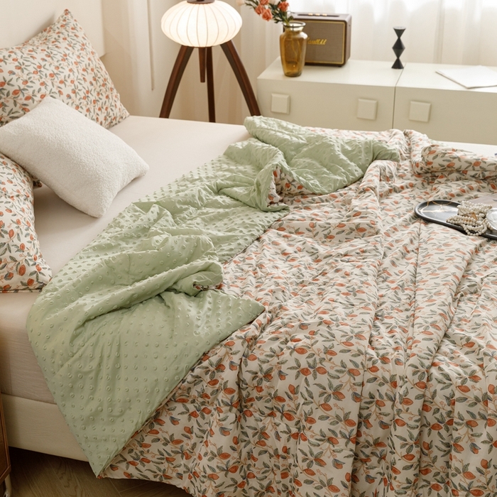 91家纺网 家纺一手货源 找家纺 绒梦里 2024新款小凉皮凉感冰豆豆ins夏被直播爆款夏凉被空调被 硕果