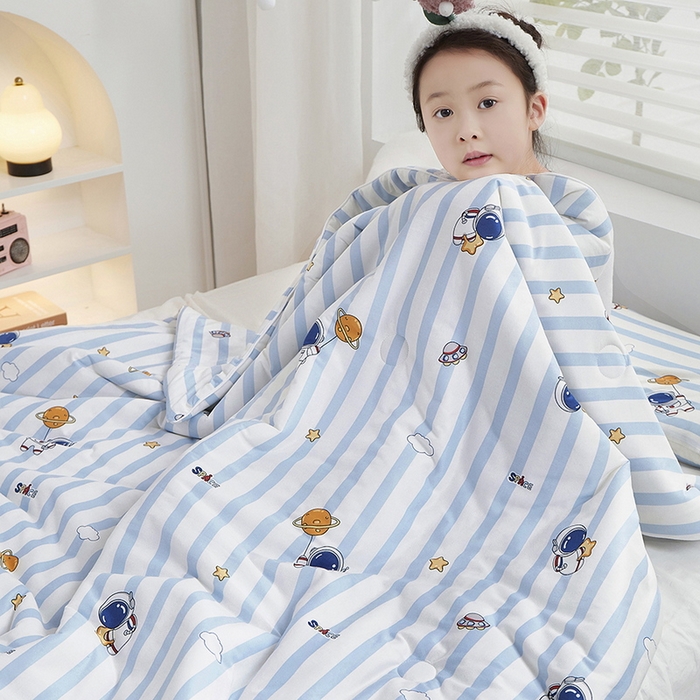 91家纺网 家纺一手货源 找家纺 丝涟家居 2025新款A类双面针织棉卡通小清新滚绳工艺夏被 宇航员