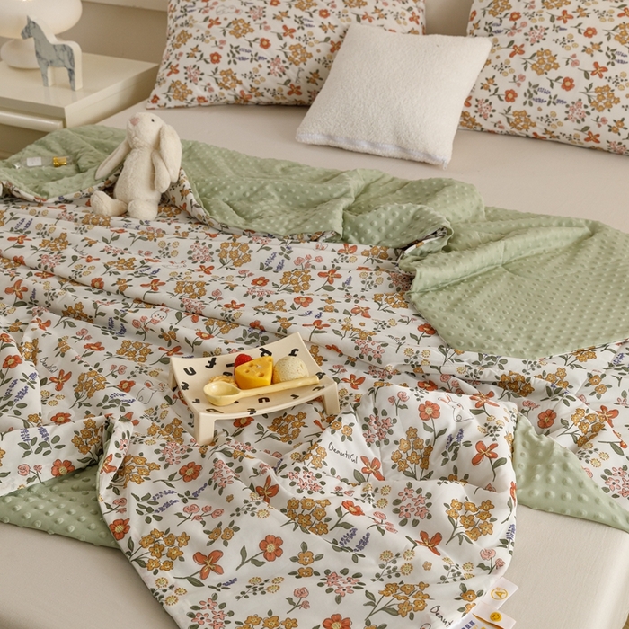 91家纺网 家纺一手货源 找家纺 绒梦里 2024新款小凉皮凉感冰豆豆ins夏被直播爆款夏凉被空调被 花间小兔