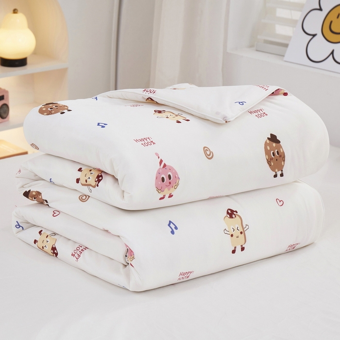 91家纺网 家纺一手货源 找家纺 丝涟家居 2025新款A类双面针织棉卡通小清新滚绳工艺夏被 欢乐曲奇