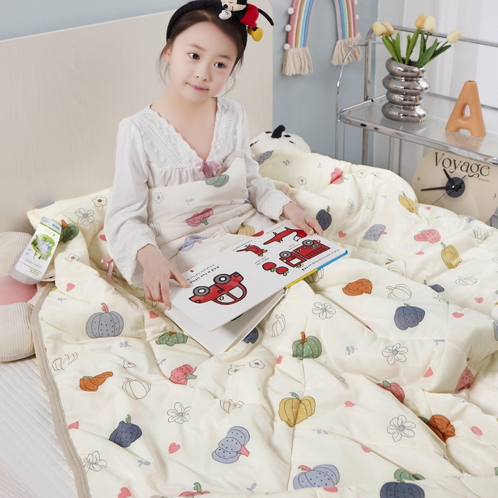 91家纺网 家纺一手货源 找家纺 丝涟家居 2025新款A类卡通小清新双面印花凉感丝夏被 多彩南瓜