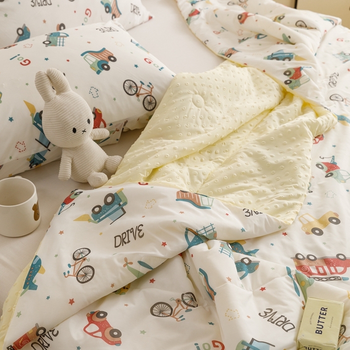 91家纺网 家纺一手货源 找家纺 绒梦里 2024新款小凉皮凉感冰豆豆ins夏被直播爆款夏凉被空调被 车车世界