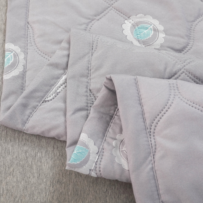 91家纺网 家纺一手货源 找家纺 被多多 2024新款清新印花亲肤绒夏被 氧吧黄色