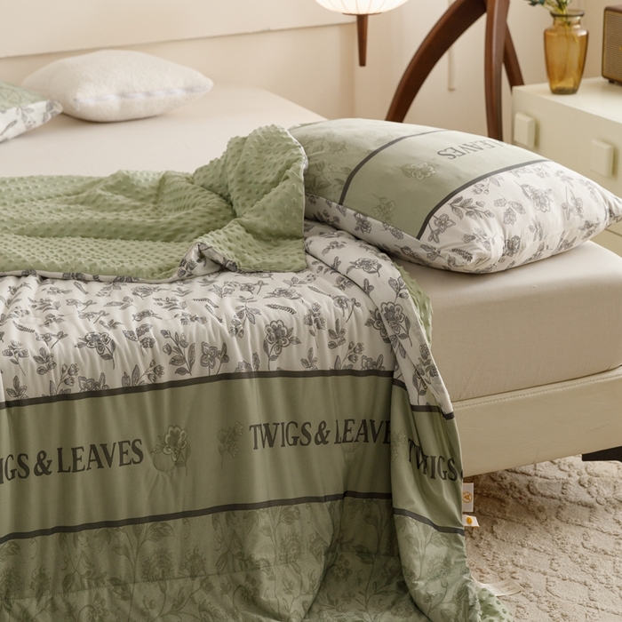 91家纺网 家纺一手货源 找家纺 绒梦里 2024新款小凉皮凉感冰豆豆ins夏被直播爆款夏凉被空调被 绿小香