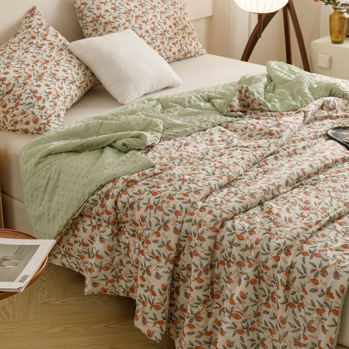 91家纺网 家纺一手货源 找家纺 绒梦里 2024新款小凉皮凉感冰豆豆ins夏被直播爆款夏凉被空调被 硕果