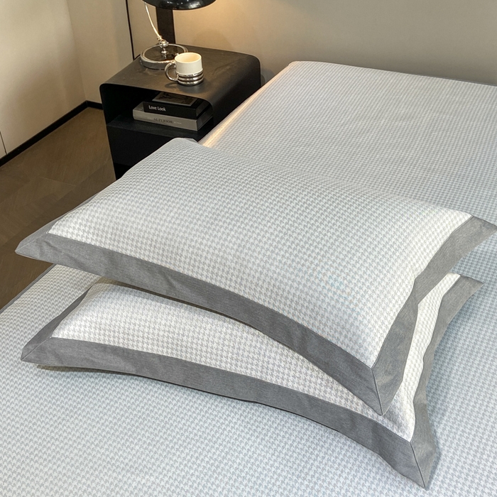 91家纺网 家纺一手货源 找家纺 由有2024升级款A类抗菌高精密色织提花可水洗冰丝凉席三件套/床笠款  千鸟格-灰