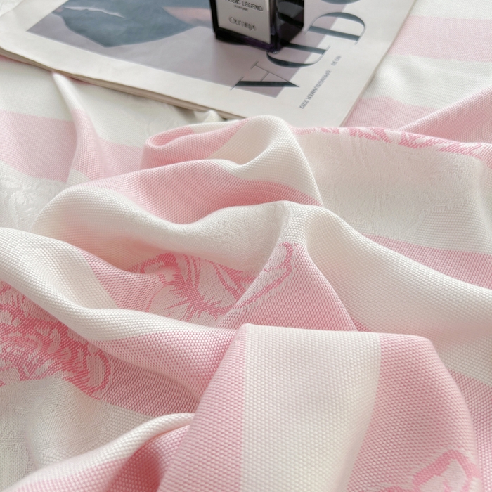 91家纺网 家纺一手货源 找家纺 棉乐町 2025新款色织提花竹纤维毯 眷恋-粉