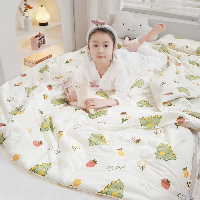 91家纺网 家纺一手货源 找家纺 丝涟家居 2025新款A类双面针织棉卡通小清新滚绳工艺夏被 小恐龙