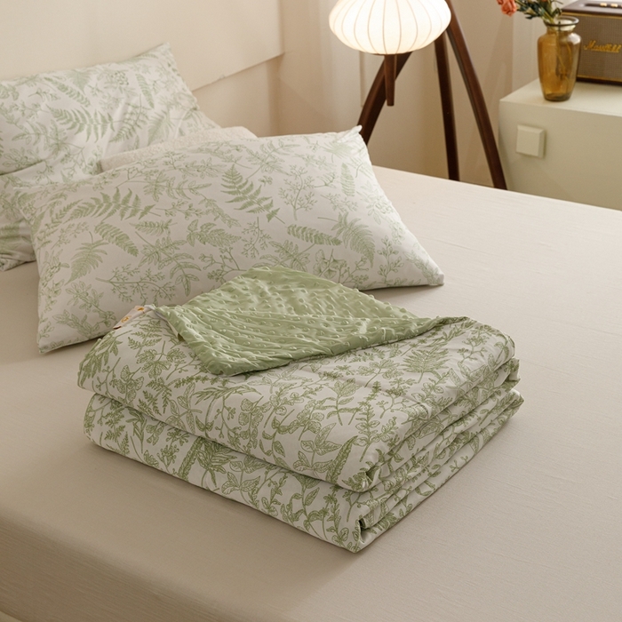 91家纺网 家纺一手货源 找家纺 绒梦里 2024新款小凉皮凉感冰豆豆ins夏被直播爆款夏凉被空调被 绿茵