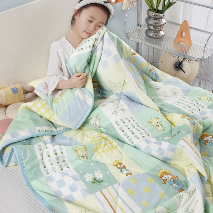 91家纺网 家纺一手货源 找家纺 丝涟家居 2025新款A类卡通小清新双面印花凉感丝夏被 小女孩