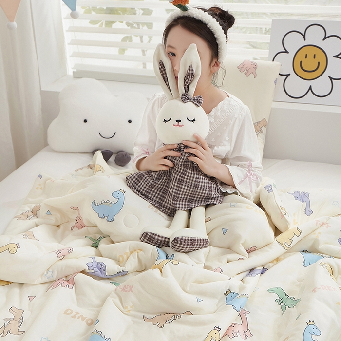 91家纺网 家纺一手货源 找家纺 丝涟家居 2025新款A类双面针织棉卡通小清新滚绳工艺夏被 恐龙时代