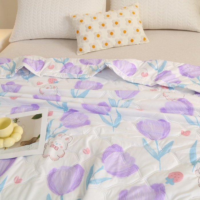 91家纺网 家纺一手货源 找家纺 被多多 2024新款清新印花亲肤绒夏被 甜心兔兔