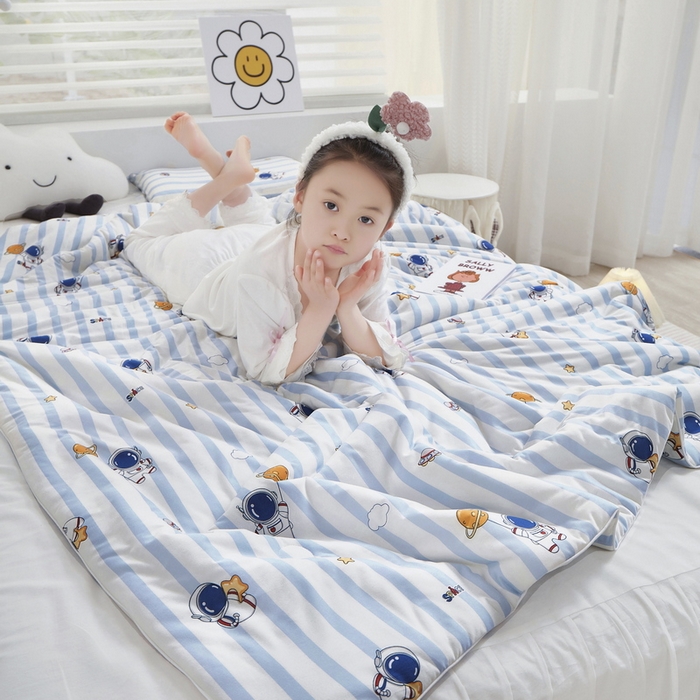 91家纺网 家纺一手货源 找家纺 丝涟家居 2025新款A类双面针织棉卡通小清新滚绳工艺夏被 宇航员